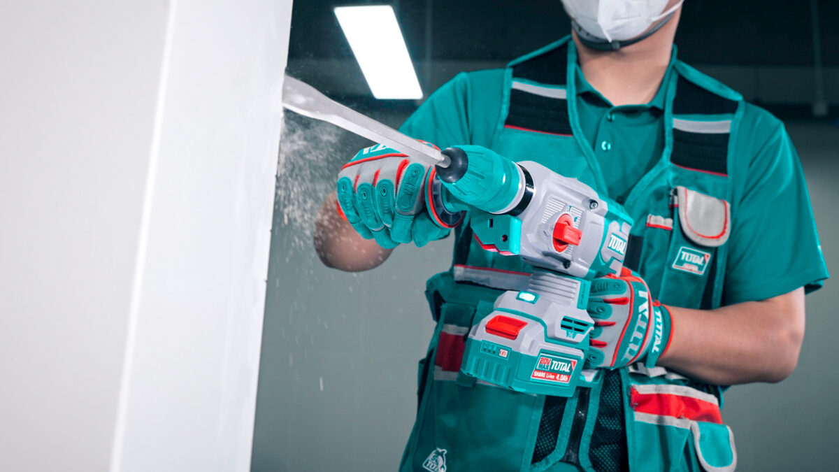 TOTAL 20V Cordless Rotary Hammer SDS Plus Brushless 2.5J – With Keyless Chuck & 2×4.0Ah Batteries (TRHLI202689) TOTAL 20V Cordless Rotary Hammer SDS Plus Brushless 2.5J – With Keyless Chuck & 2×4.0Ah Batteries (TRHLI202689)