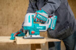 TOTAL 20V Cordless Jig Saw – 3200 RPM, 125mm Wood Cutting with 2×4.0Ah Batteries (TJSLI13562) - Image 4
